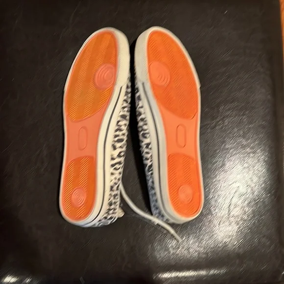 GAP Womens Shoes - Picture 3 of 3